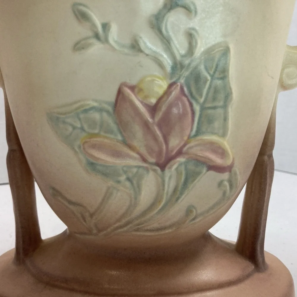 Vtg Hull Magnolia Art Pottery Double Handle Yellow to Pink Vase 8.5